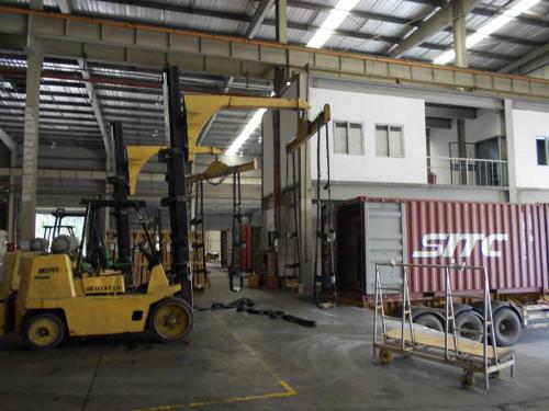 Forklift Jib დანართის გამოყენება მინის ტრანსპორტში